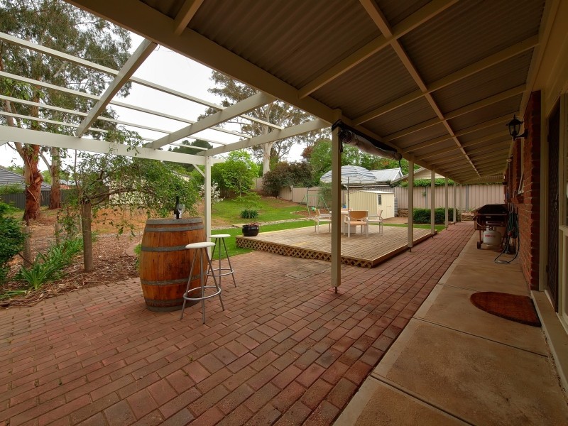 11 Jacaranda Drive, Woodside SA 5244