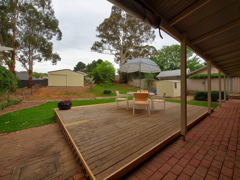 11 Jacaranda Drive, Woodside SA 5244