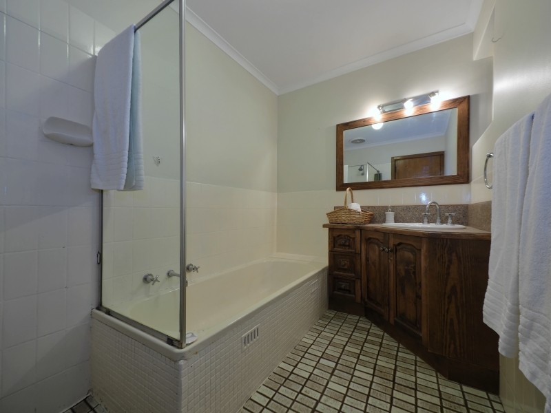 124 Onkaparinga Valley Road, Woodside SA 5244