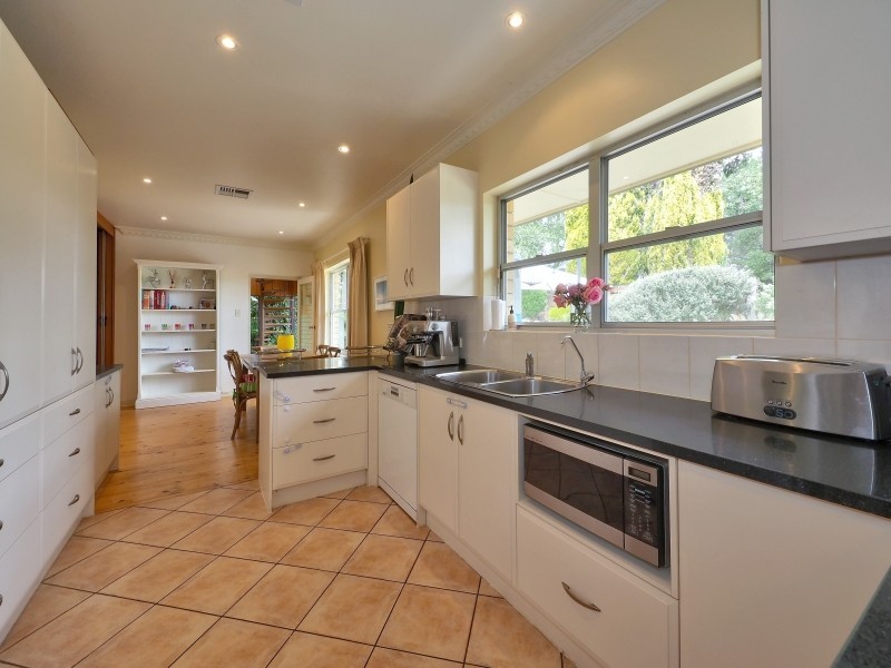 1736 Lobethal Road, Lenswood SA 5240