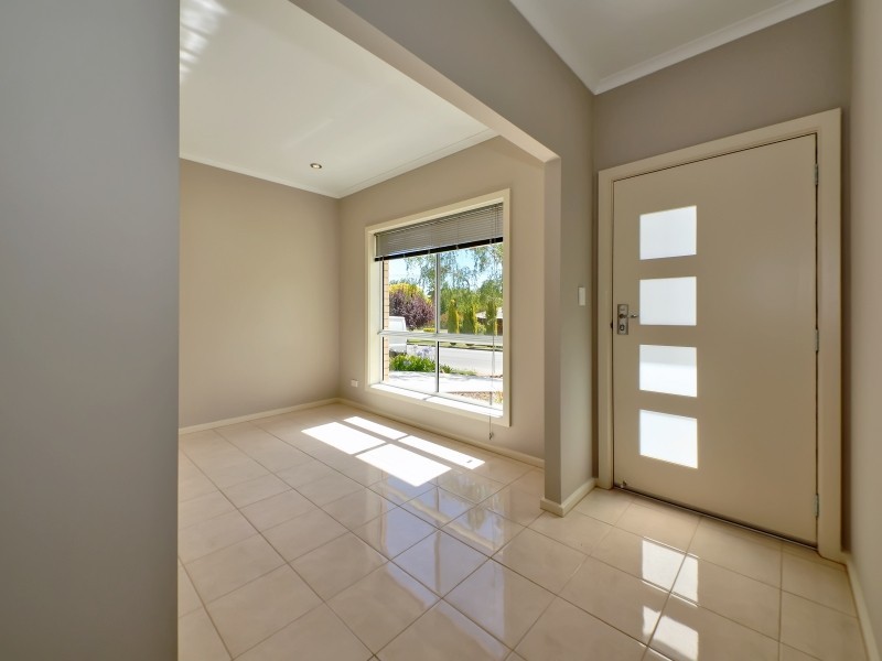 1 & 2/2 Margaret Street, Woodside SA 5244