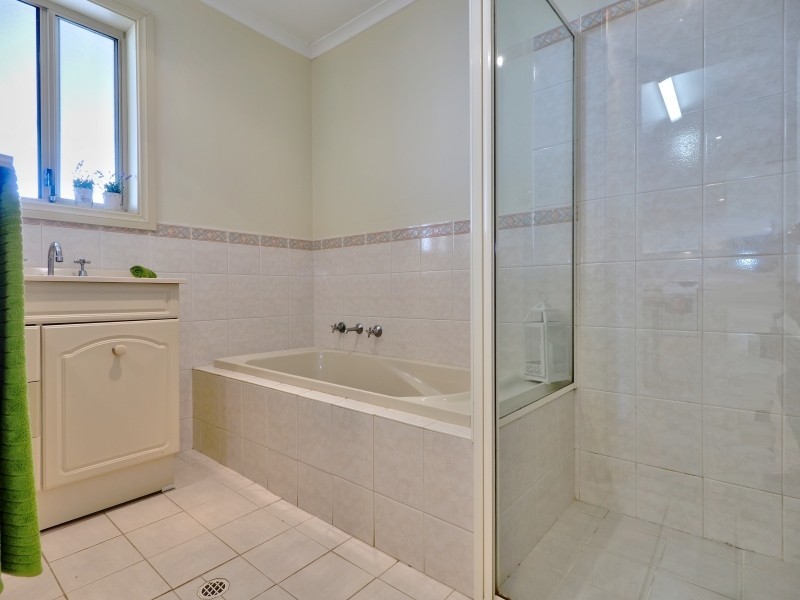 11 Sandalwood Drive, Woodside SA 5244