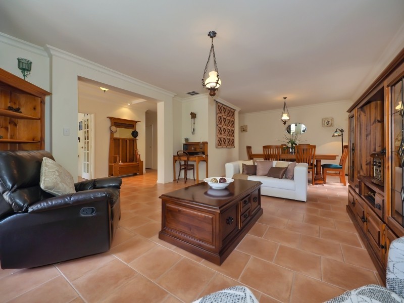 18 Lutterworth Street, Macclesfield SA 5153