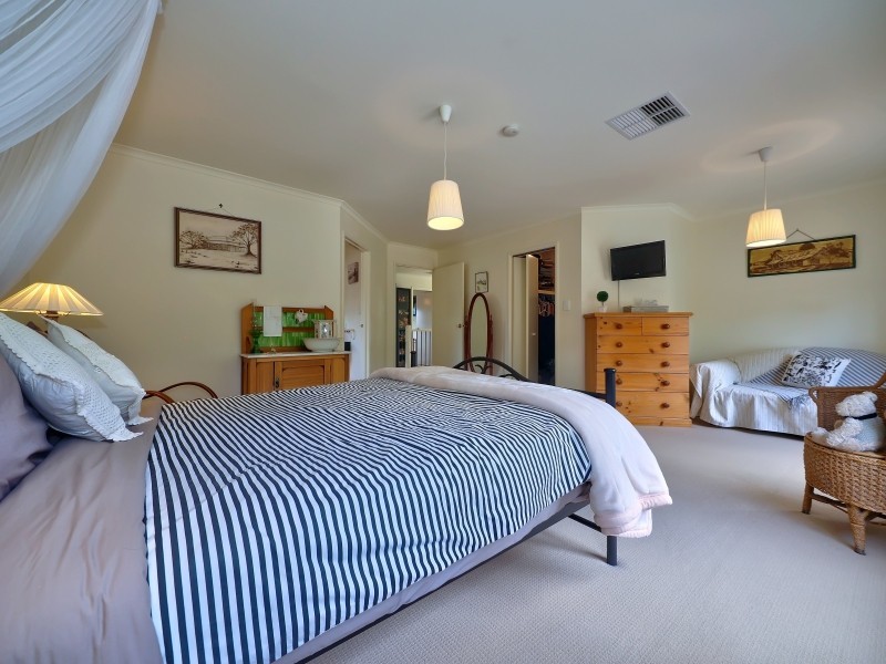 18 Lutterworth Street, Macclesfield SA 5153