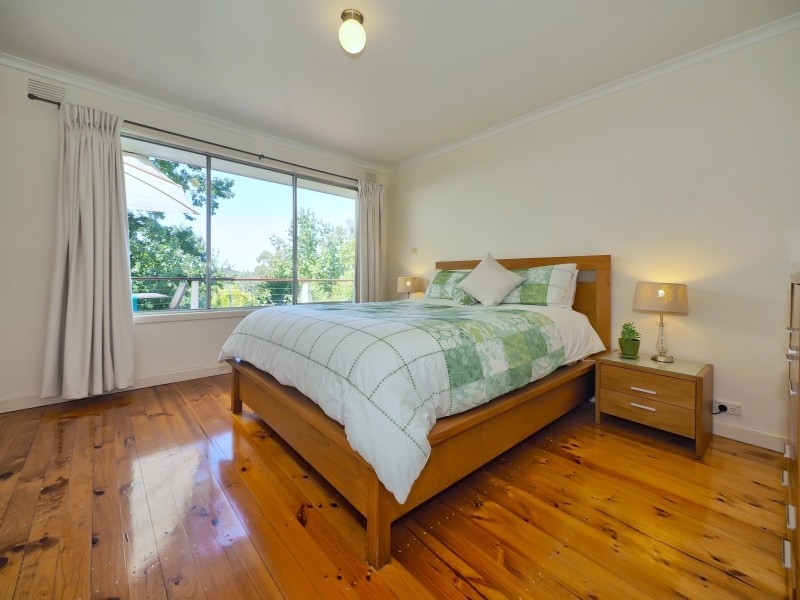 8 Sandercock Road, Crafers SA 5152