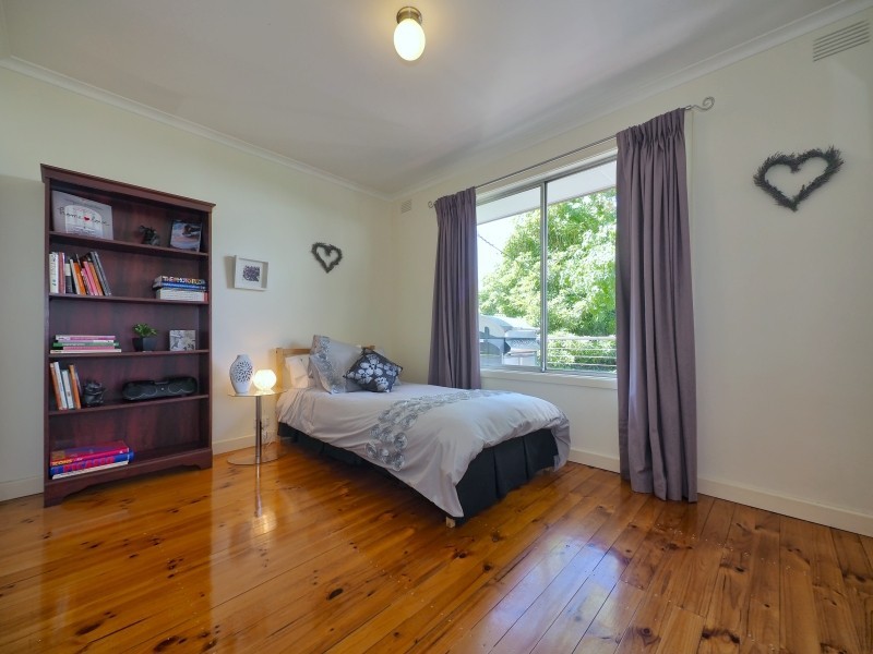 8 Sandercock Road, Crafers SA 5152