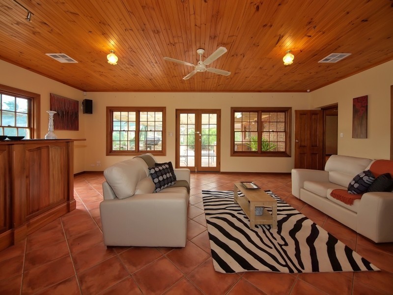 90 Clisby Road, Oakbank SA 5243