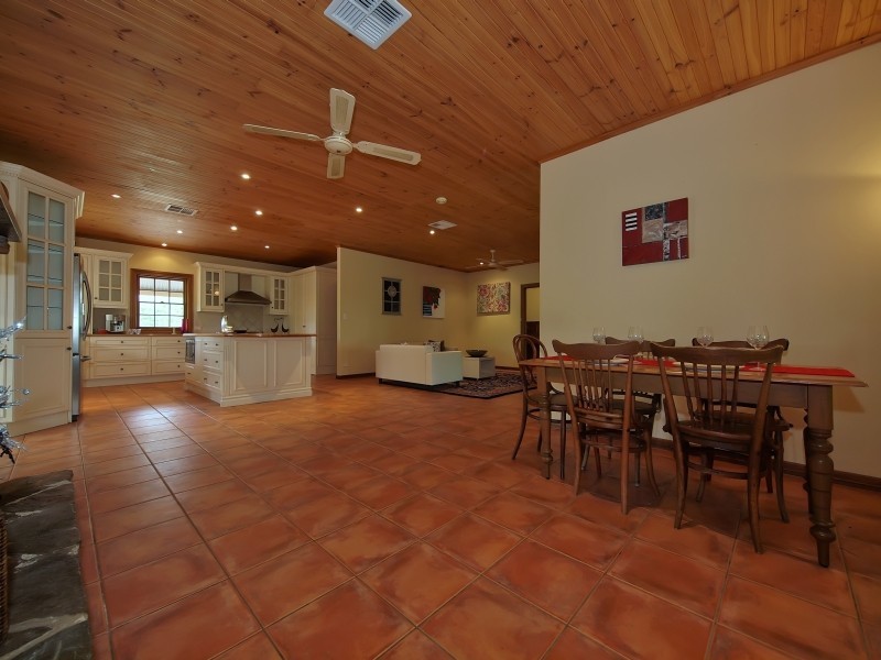 90 Clisby Road, Oakbank SA 5243