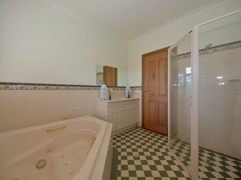 90 Clisby Road, Oakbank SA 5243