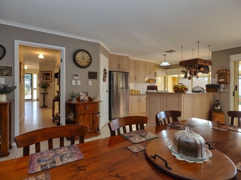 4 Stonybrook Grove, Mount Barker SA 5251