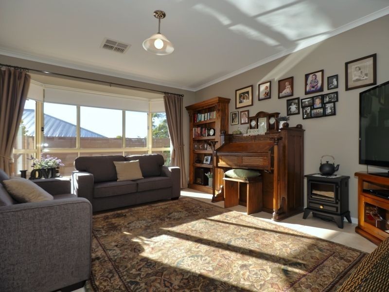 4 Stonybrook Grove, Mount Barker SA 5251