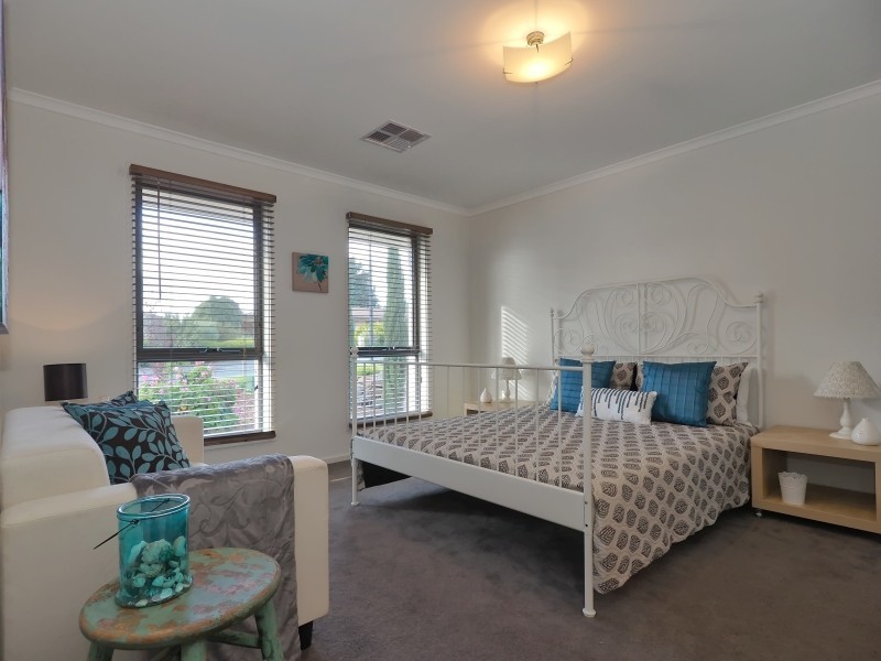 17 Hurling Drive, Mount Barker SA 5251