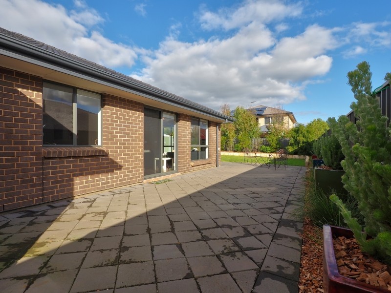 17 Hurling Drive, Mount Barker SA 5251