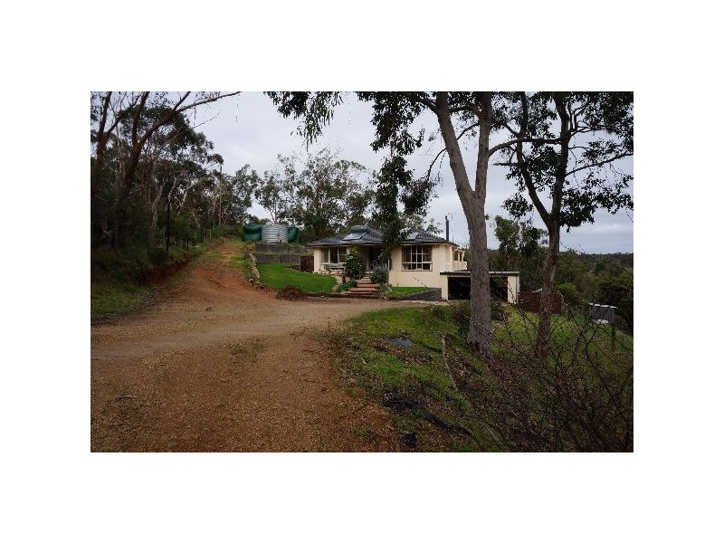 103 Emmett Road, Crafers West SA 5152
