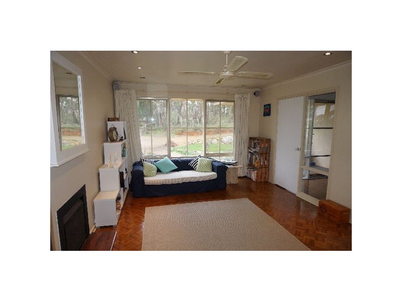 103 Emmett Road, Crafers West SA 5152