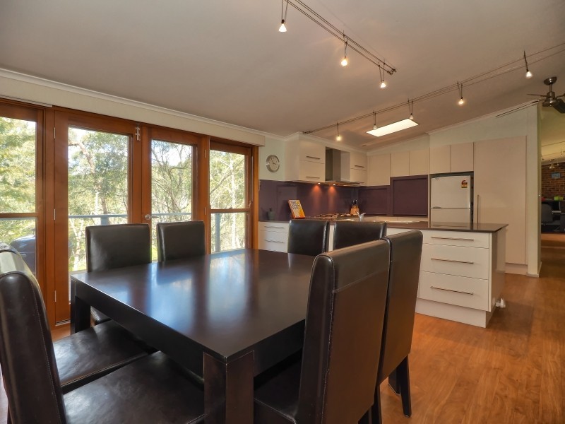 18 Cave Avenue, Bridgewater SA 5155