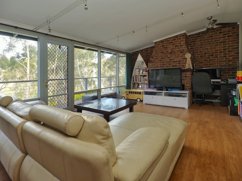 18 Cave Avenue, Bridgewater SA 5155