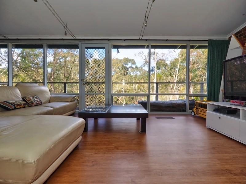 18 Cave Avenue, Bridgewater SA 5155