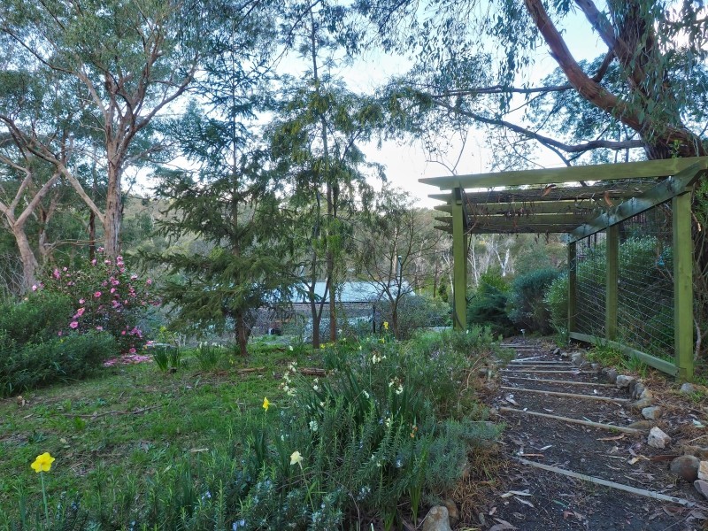 18 Cave Avenue, Bridgewater SA 5155