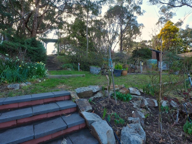 18 Cave Avenue, Bridgewater SA 5155