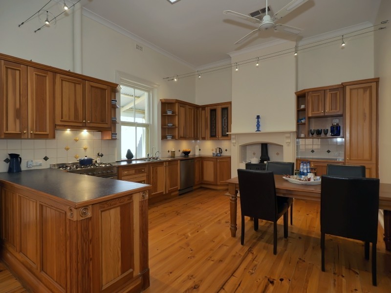 2 Elizabeth Street, Oakbank SA 5243