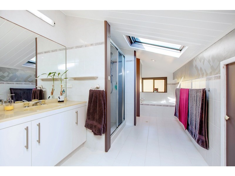 76 McIntyre Road, Dawesley SA 5252