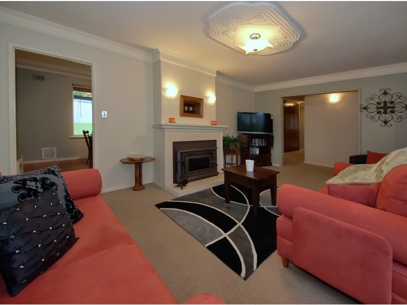 9 Fowler St, Woodside SA 5244