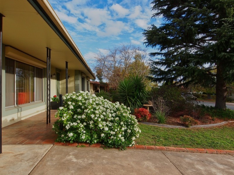 9 Fowler St, Woodside SA 5244