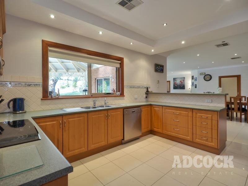 7 Hillside Court, Mount Barker SA 5251