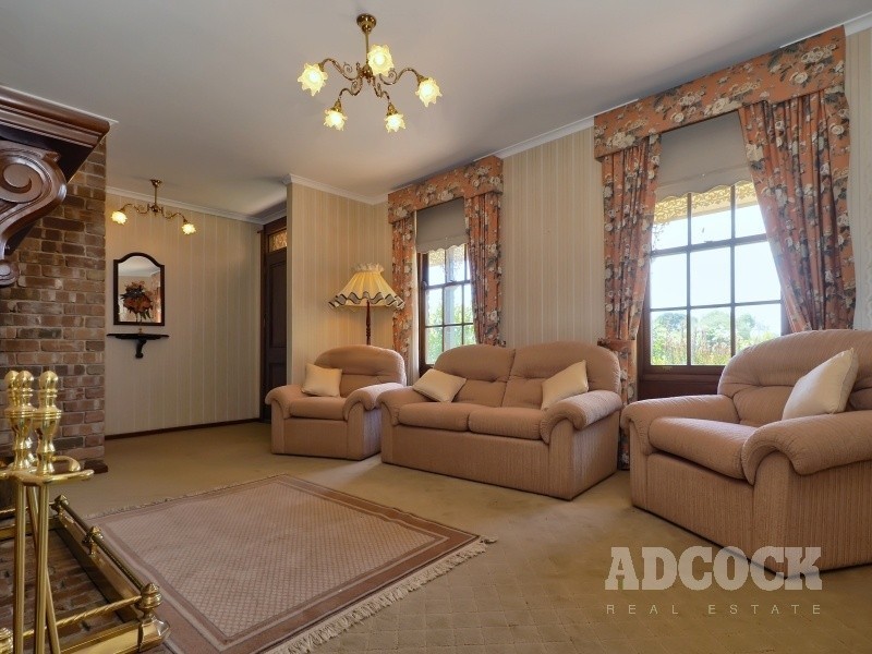 20 English Street, Hahndorf SA 5245