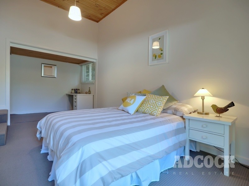 1 Lezayre Avenue, Bridgewater SA 5155