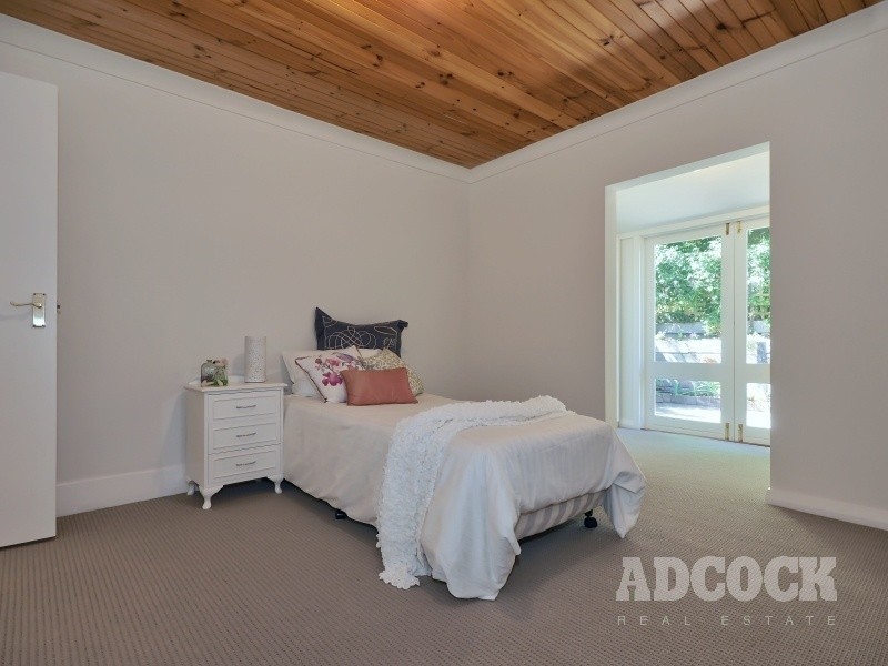 1 Lezayre Avenue, Bridgewater SA 5155