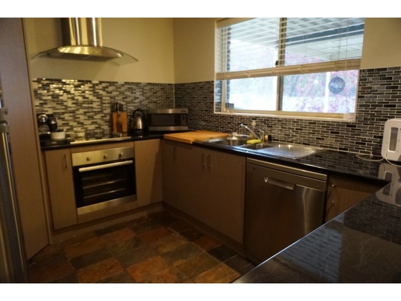 32 Jacaranda Drive, Woodside SA 5244