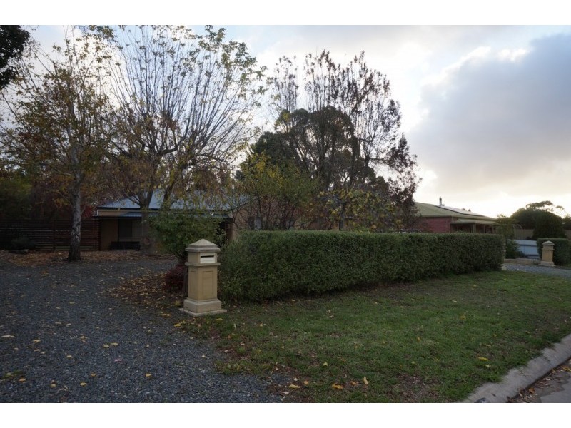 32 Jacaranda Drive, Woodside SA 5244