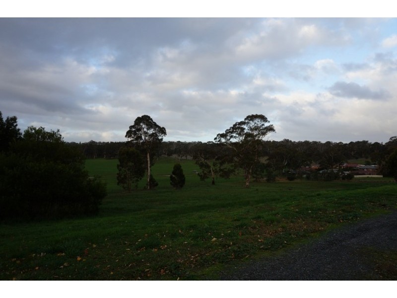 32 Jacaranda Drive, Woodside SA 5244