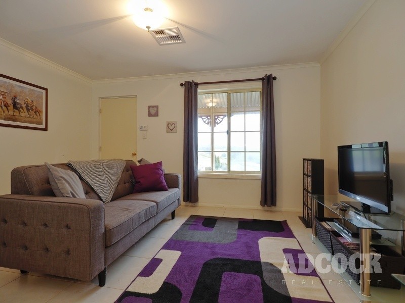 6 McDonald Close, Mount Barker SA 5251