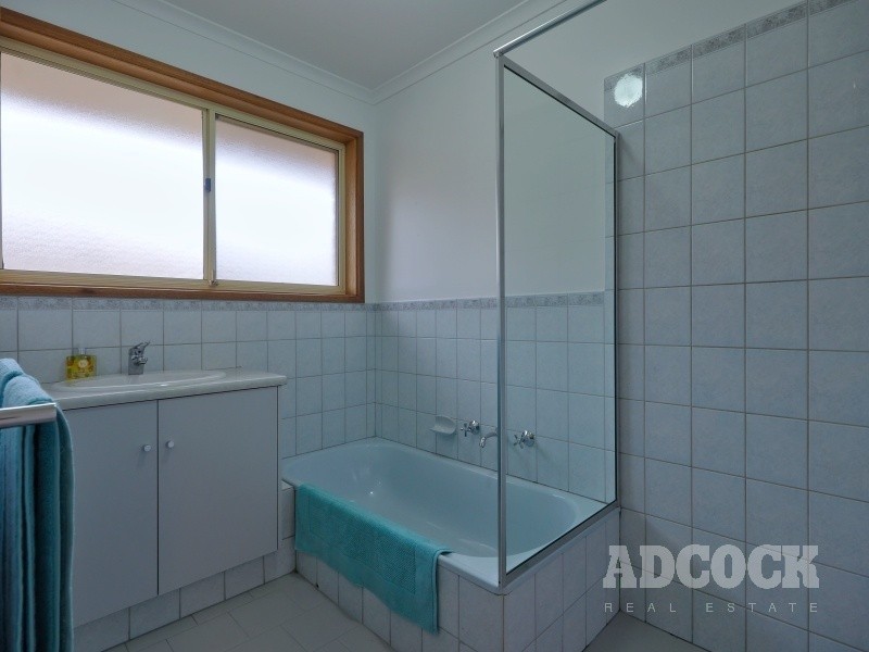 16 Symonds Drive, Mount Barker SA 5251