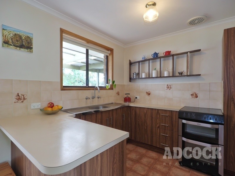 17 Jacaranda Drive, Woodside SA 5244