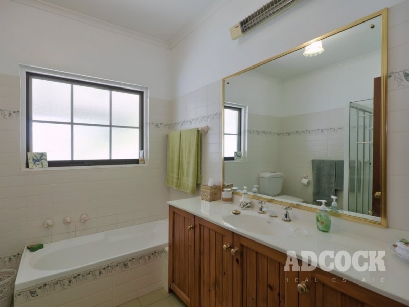 28 Chester Court, Blakiston SA 5250