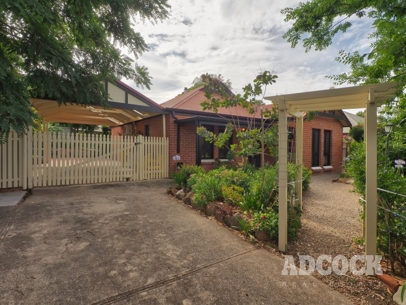 1/2 Barker Road, Mount Barker SA 5251