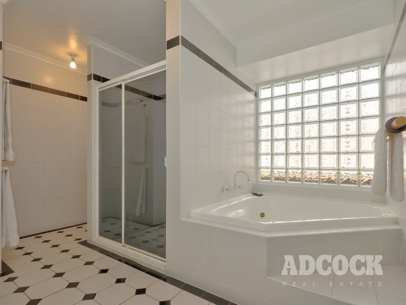 4 Honeysuckle Drive, Woodside SA 5244