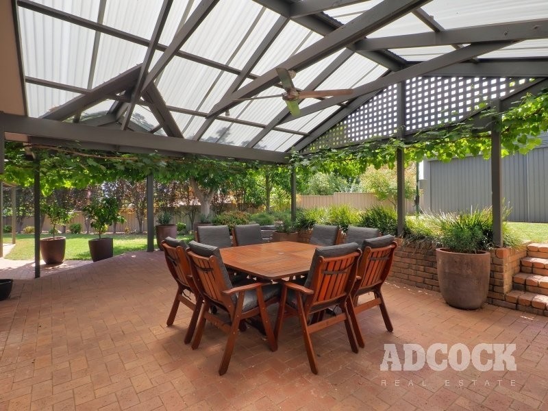 4 Honeysuckle Drive, Woodside SA 5244