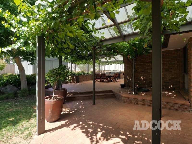 4 Honeysuckle Drive, Woodside SA 5244