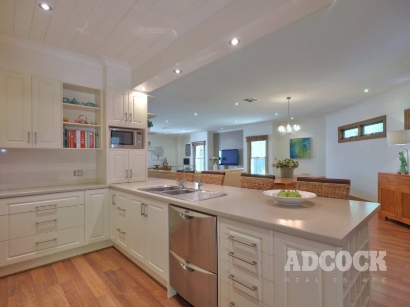 6 Pike Street, Oakbank SA 5243