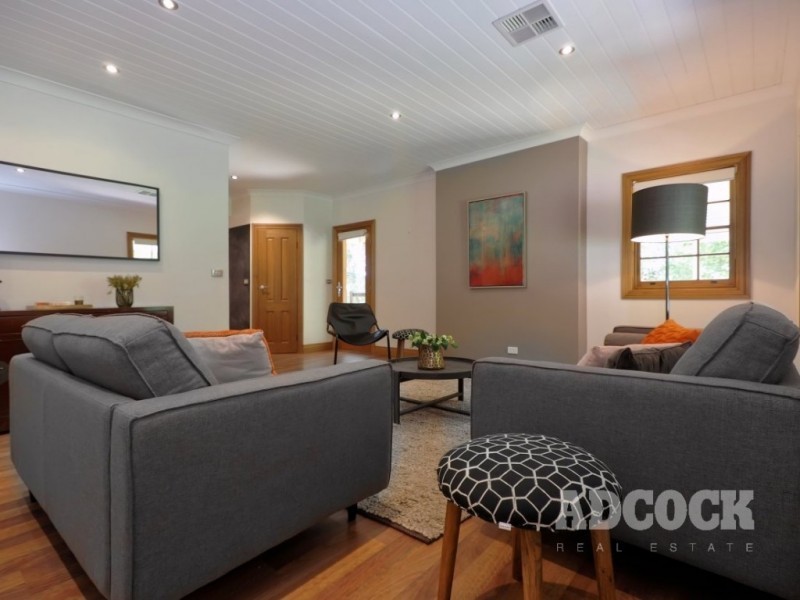 6 Pike Street, Oakbank SA 5243