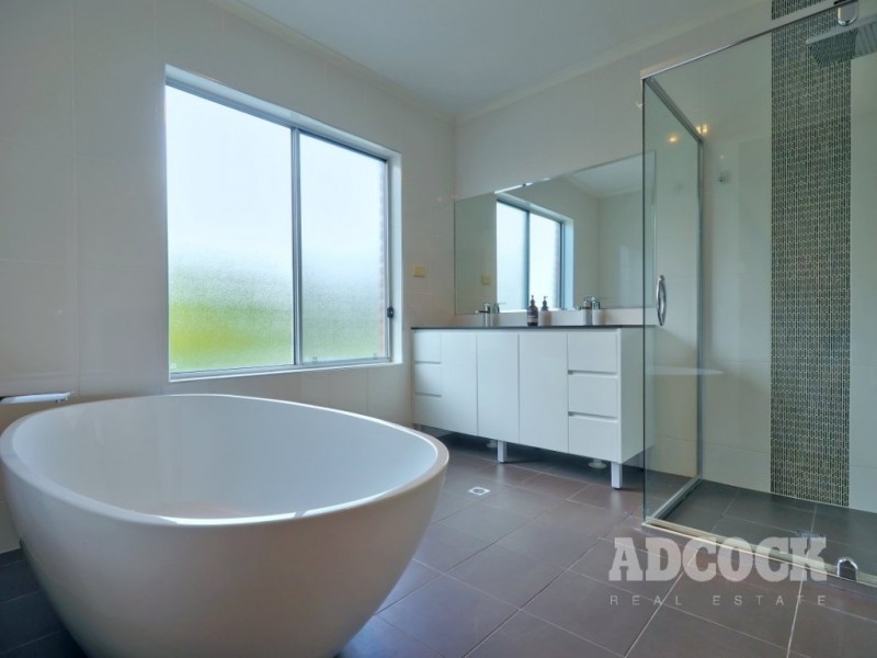 16 Nightingale Court, Oakbank SA 5243