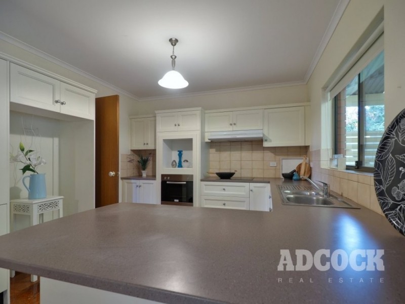 13 Millar Avenue, Crafers SA 5152