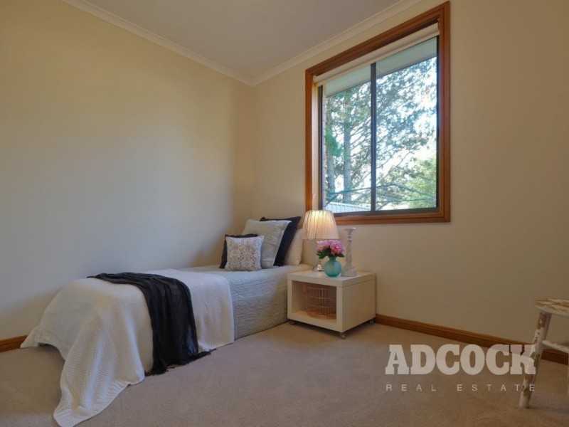 8 Elizabeth Street, Oakbank SA 5243