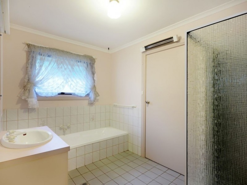 8 Valma Avenue, Hahndorf SA 5245