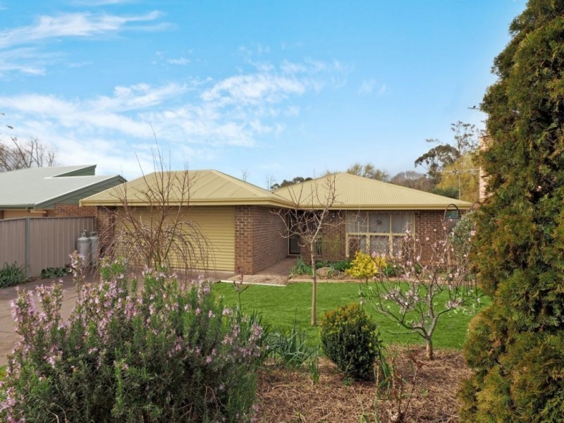 8 Valma Avenue, Hahndorf SA 5245